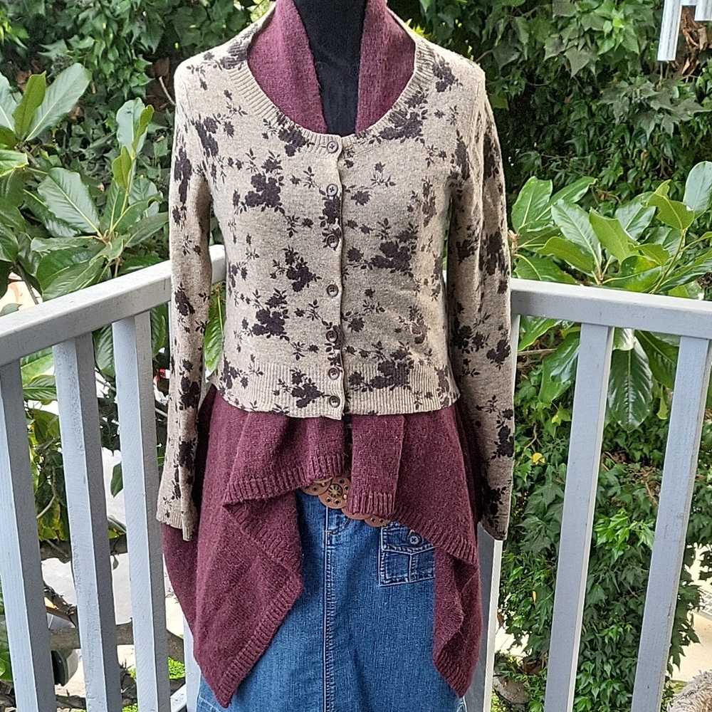 Anthropologie/Sleeping on Snow Floral Patterned Cardigan/Shawl